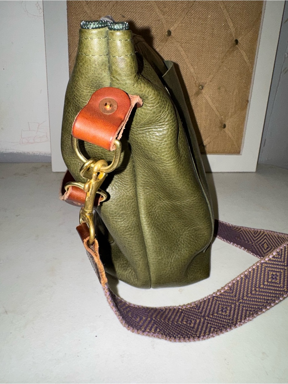 Meanwhile Back On The Farm Hunter Green Leather Crossbody Shoulder Bag - Picture 2 of 9